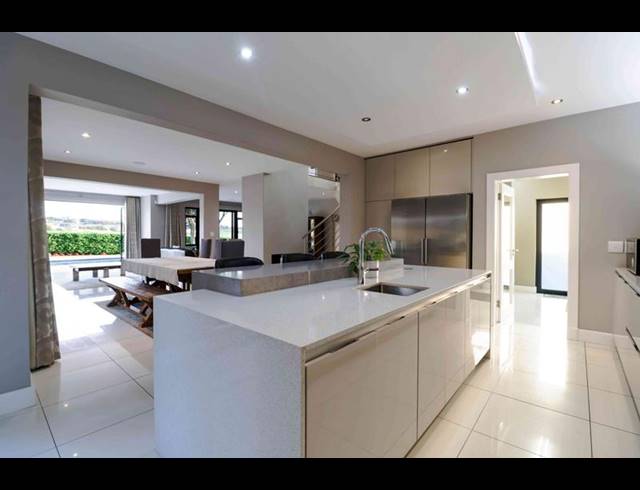 5 BEDROOM HOUSE FOR SALE IN COPPERLEAF ESTATE